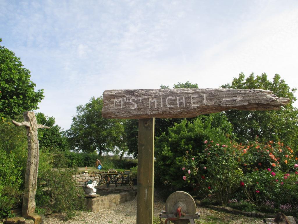 Bed and Breakfast Les Sources Poilley  Экстерьер фото