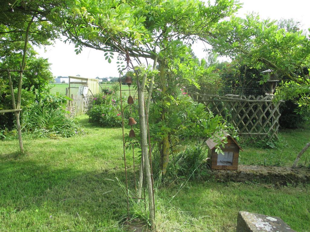 Bed and Breakfast Les Sources Poilley  Экстерьер фото