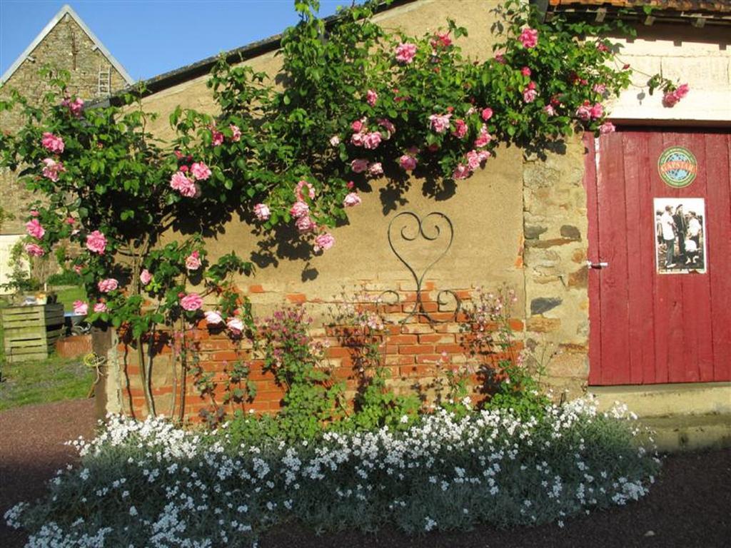 Bed and Breakfast Les Sources Poilley  Экстерьер фото